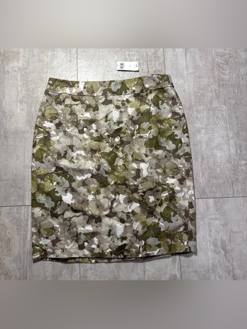 NWT Banana Republic Olive Green Camouflage Print Pencil Skirt linen blend sz 12